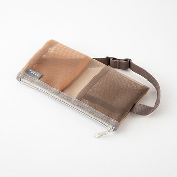 Midori | Estuche Book Band B6 - A5 de Malla Brown