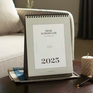 Iconic | Calendario Desk Scheduler 2025