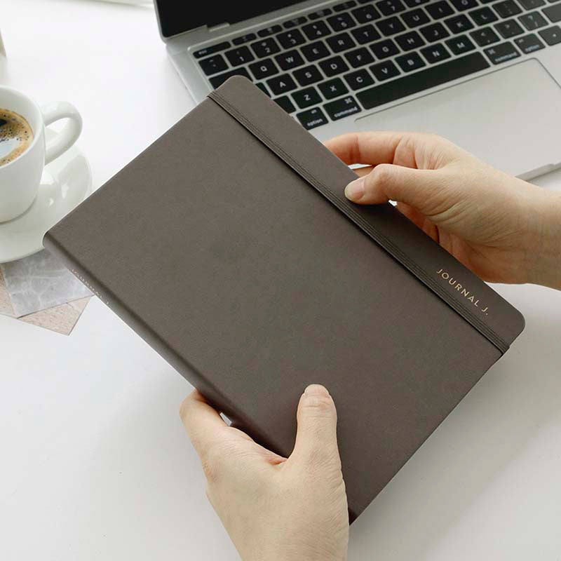 Iconic | Agenda Journal J A5 2026 Ash Brown (Semanal)
