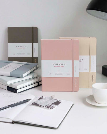 Iconic | Agenda Journal J A5 2026 Ash Brown (Semanal)