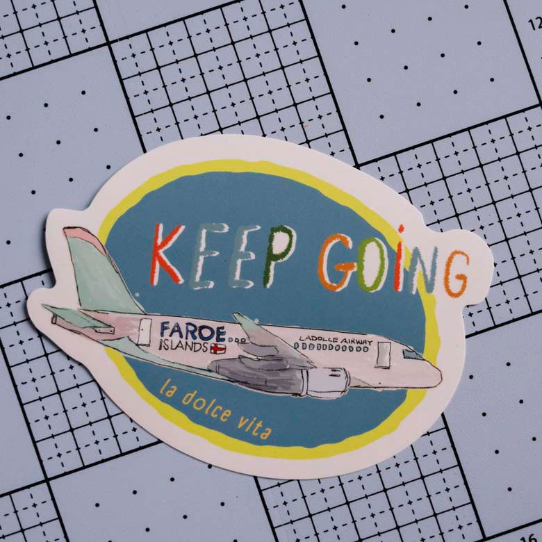 La Dolce Vita | Pegatina Waterproof Travel Agency Keep Going Air Plane